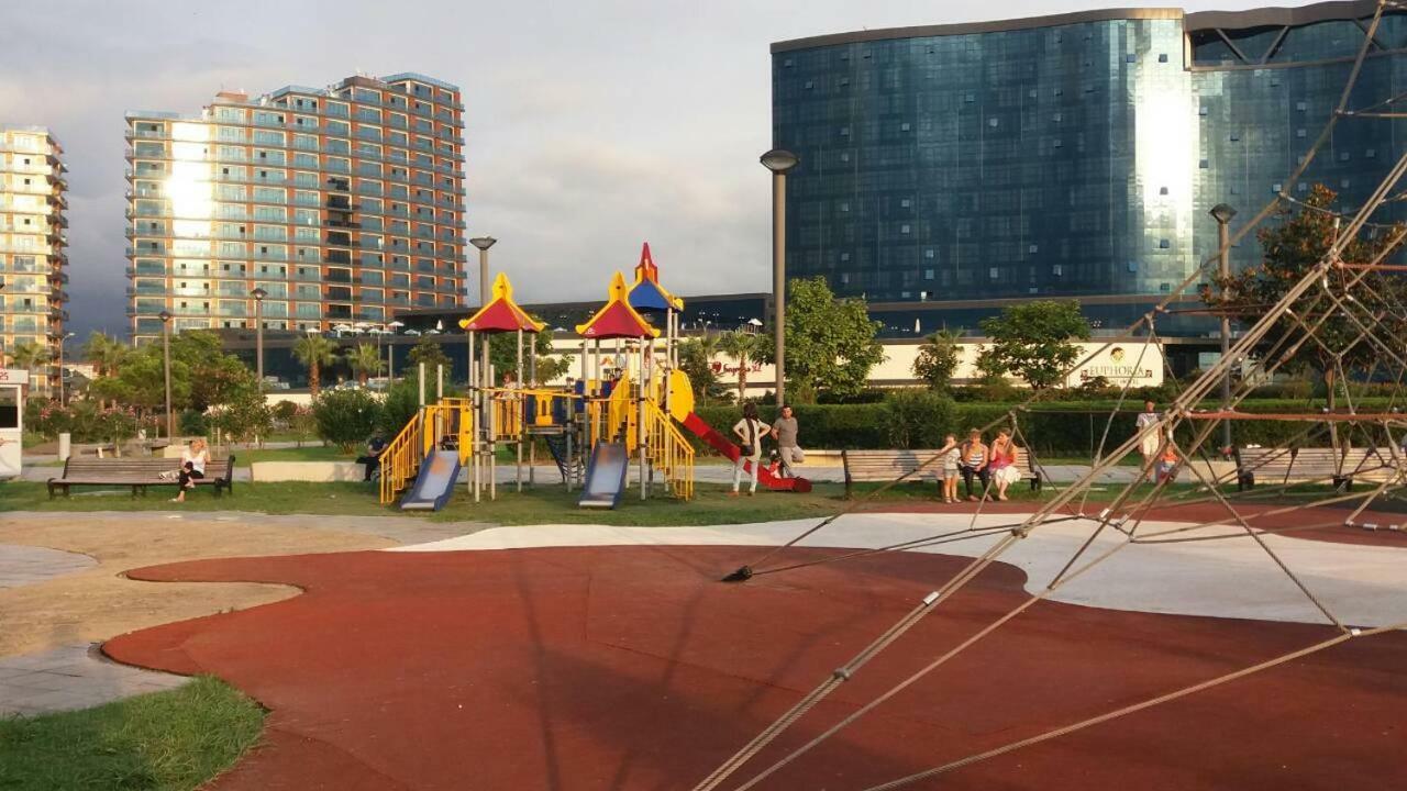 Бежевые Апартаменты Batumi Zewnętrze zdjęcie